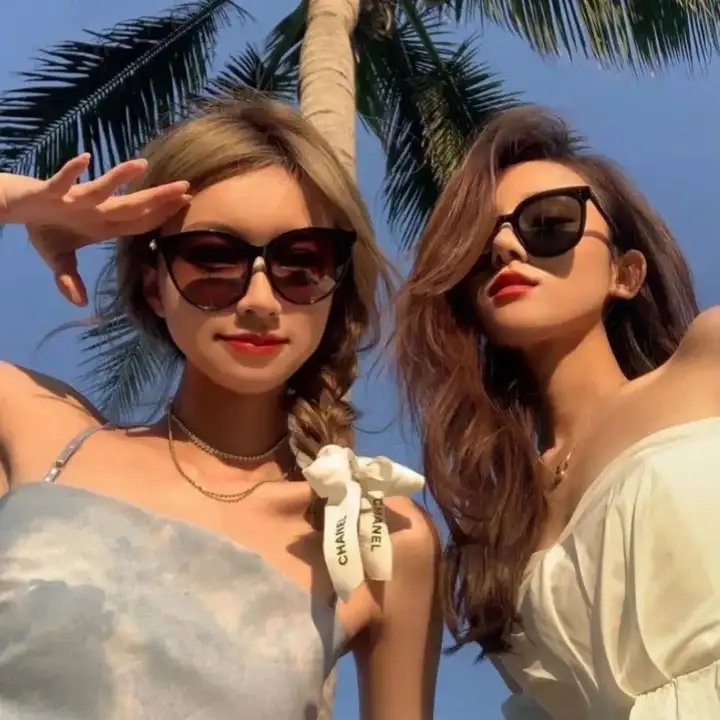 五旬老太一曲封神打脸儿媳